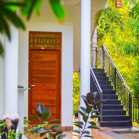 Yala Safari River View Hotel Tissamaharama Exterior photo