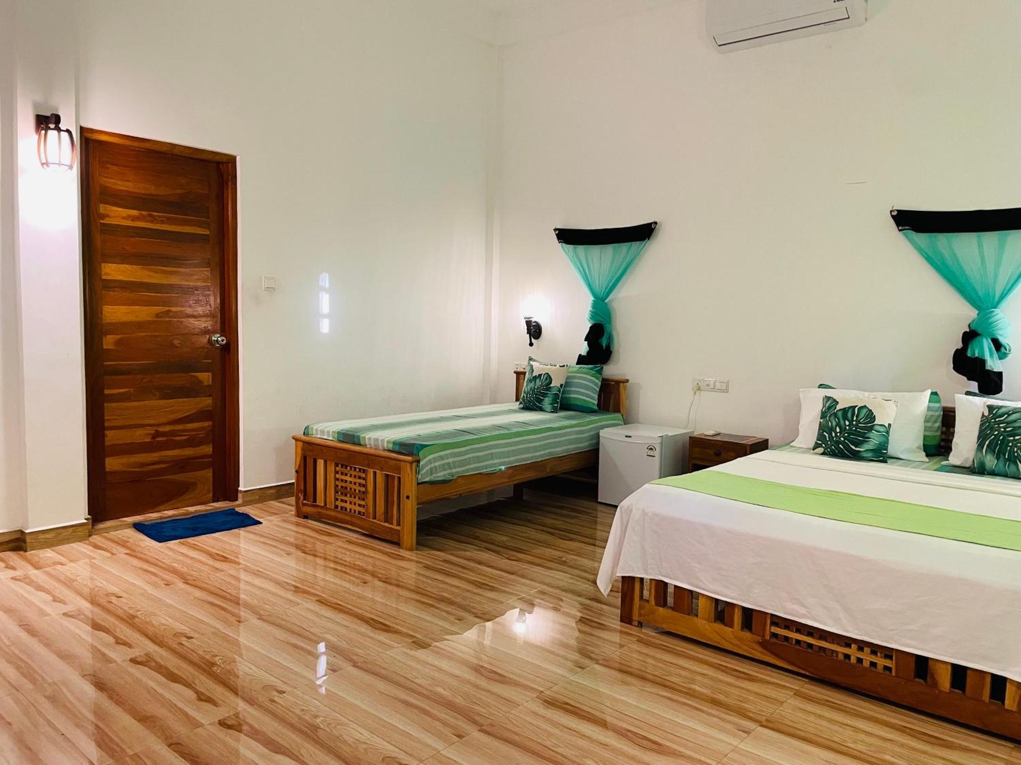 Yala Safari River View Hotel Tissamaharama Exterior photo